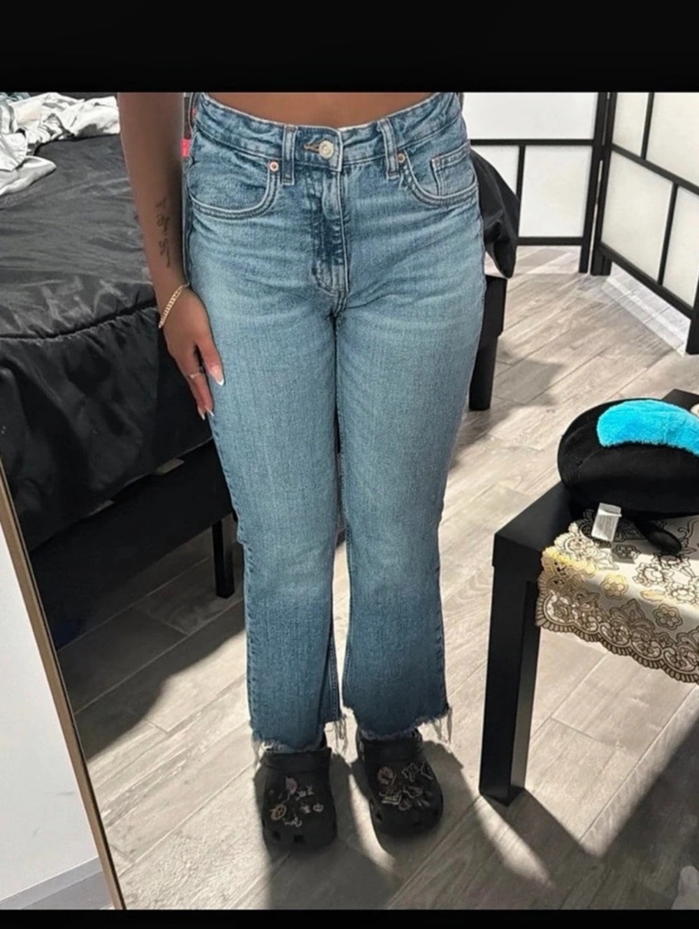 Zara High-Rise Straight Leg Jeans with Raw Hem Bootcut Jeans in Blue Waist US 6